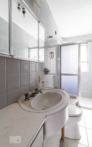 Apartamento à venda com 170m², 4 quartos e 2 vagas Apartamento à venda com 170m², 4 quartos e 2 vagasBanheiro 1