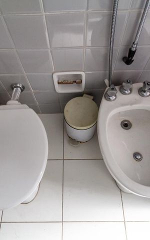 Apartamento à venda com 170m², 4 quartos e 2 vagas Apartamento à venda com 170m², 4 quartos e 2 vagasBanheiro 1