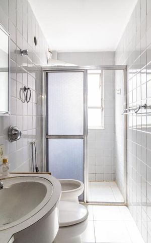 Apartamento à venda com 170m², 4 quartos e 2 vagas Apartamento à venda com 170m², 4 quartos e 2 vagasBanheiro 1