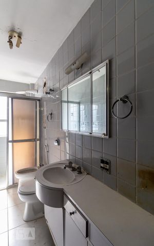 Apartamento à venda com 170m², 4 quartos e 2 vagas Apartamento à venda com 170m², 4 quartos e 2 vagasBanheiro 2