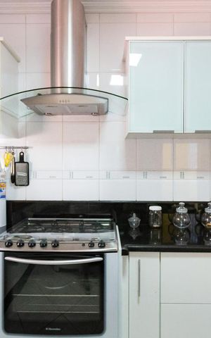 Casa à venda com 180m², 3 quartos e 4 vagas Casa à venda com 180m², 3 quartos e 4 vagasCozinha