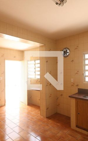 Casa à venda com 220m², 3 quartos e 4 vagasCozinha 