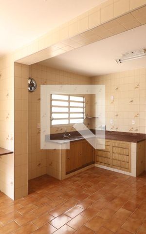 Casa à venda com 220m², 3 quartos e 4 vagasCozinha 