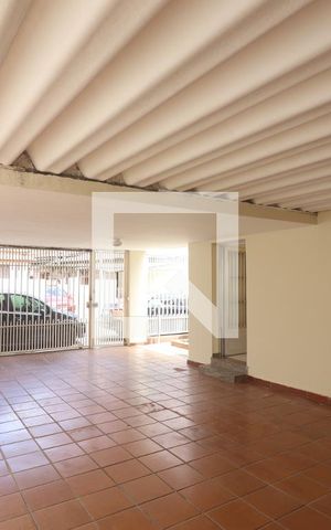 Casa à venda com 220m², 3 quartos e 4 vagasGaragem 