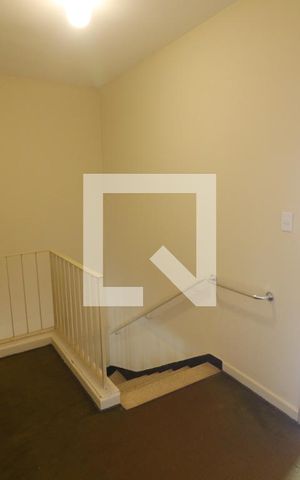 Casa à venda com 220m², 3 quartos e 4 vagasEscada