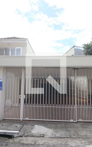 Casa à venda com 220m², 3 quartos e 4 vagasFachada