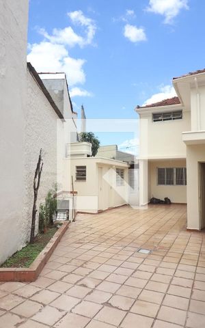 Casa à venda com 220m², 3 quartos e 4 vagasQuintal 