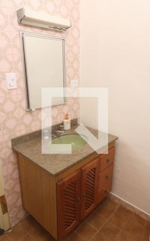 Casa à venda com 220m², 3 quartos e 4 vagasBanheiro 2