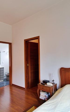 Casa à venda com 430m², 4 quartos e 5 vagas Casa à venda com 430m², 4 quartos e 5 vagasSuíte 3