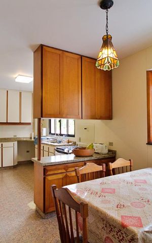Casa à venda com 430m², 4 quartos e 5 vagas Casa à venda com 430m², 4 quartos e 5 vagasCozinha