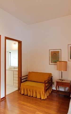 Casa à venda com 430m², 4 quartos e 5 vagas Casa à venda com 430m², 4 quartos e 5 vagasSuíte 1
