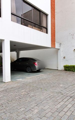 Casa à venda com 430m², 4 quartos e 5 vagas Casa à venda com 430m², 4 quartos e 5 vagasGaragem