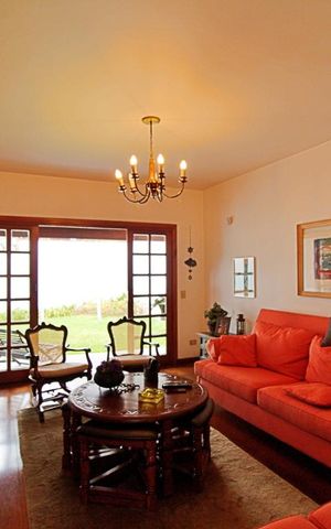 Casa à venda com 430m², 4 quartos e 5 vagas Casa à venda com 430m², 4 quartos e 5 vagasSala Intima