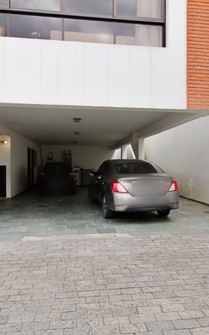 Casa à venda com 430m², 4 quartos e 5 vagas Casa à venda com 430m², 4 quartos e 5 vagasGaragem