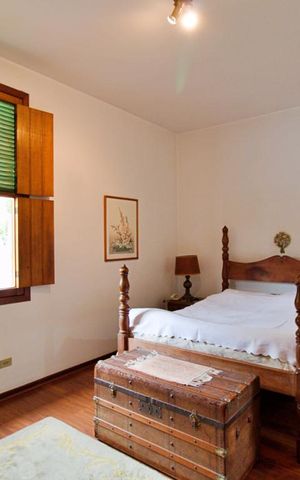 Casa à venda com 430m², 4 quartos e 5 vagas Casa à venda com 430m², 4 quartos e 5 vagasSuíte 2