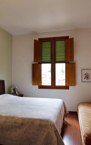 Casa à venda com 430m², 4 quartos e 5 vagas Casa à venda com 430m², 4 quartos e 5 vagasSuíte 4
