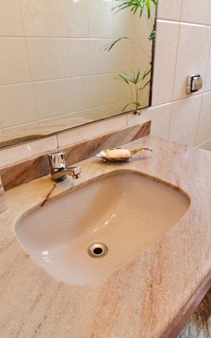 Casa à venda com 430m², 4 quartos e 5 vagas Casa à venda com 430m², 4 quartos e 5 vagasLavabo