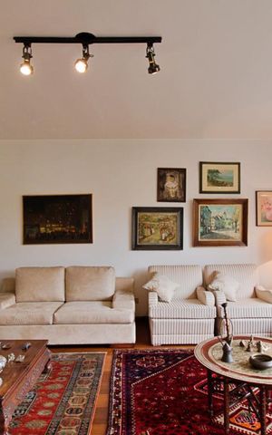 Casa à venda com 430m², 4 quartos e 5 vagas Casa à venda com 430m², 4 quartos e 5 vagasSala
