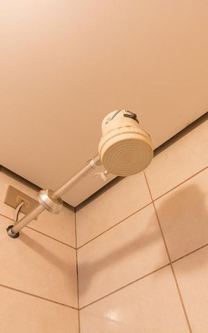 Apartamento à venda com 165m², 4 quartos e 3 vagasBanheiro de serviço - chuveiro