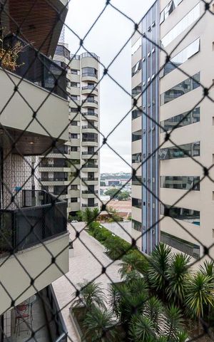 Apartamento à venda com 165m², 4 quartos e 3 vagasVista varanda quarto 4 suíte