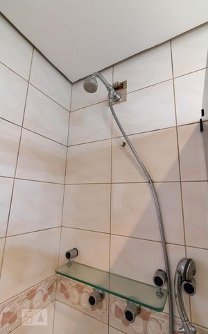Apartamento à venda com 165m², 4 quartos e 3 vagasBanheiro social - chuveiro