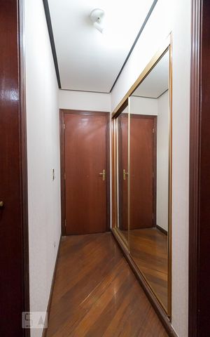 Apartamento à venda com 165m², 4 quartos e 3 vagasCorredor - armário