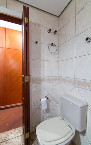 Apartamento à venda com 165m², 4 quartos e 3 vagasBanheiro quarto 4 suíte