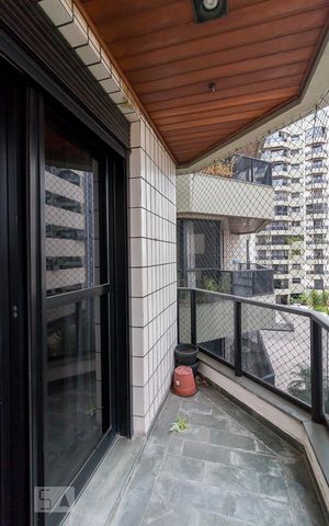 Apartamento à venda com 165m², 4 quartos e 3 vagasVaranda quarto 4 suíte