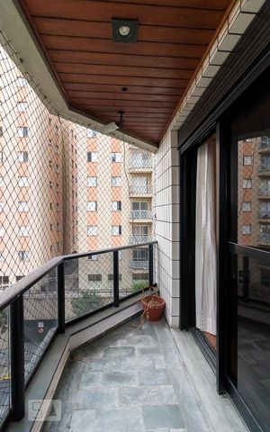 Apartamento à venda com 165m², 4 quartos e 3 vagasVaranda quarto 4 suíte