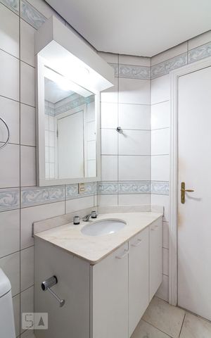 Apartamento à venda com 165m², 4 quartos e 3 vagasBanheiro quarto 2 suíte