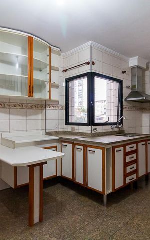 Apartamento à venda com 165m², 4 quartos e 3 vagasCozinha