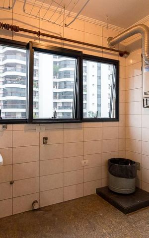 Apartamento à venda com 165m², 4 quartos e 3 vagasÁrea de serviço