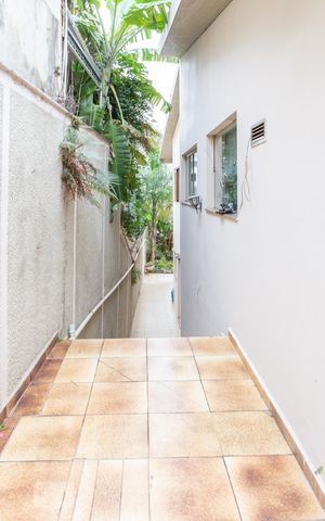 Casa à venda com 300m², 3 quartos e 2 vagas Casa à venda com 300m², 3 quartos e 2 vagasCorredor Externo