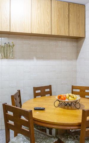 Casa à venda com 300m², 3 quartos e 2 vagas Casa à venda com 300m², 3 quartos e 2 vagasCozinha