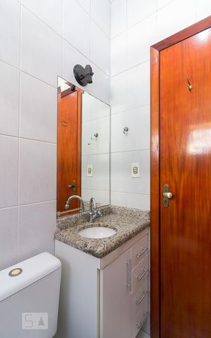 Casa à venda com 154m², 3 quartos e 2 vagasBanheiro quarto 3 suíte