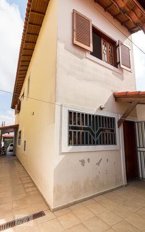 Casa à venda com 154m², 3 quartos e 2 vagasFachada da casa - fundos