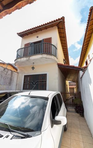 Casa à venda com 154m², 3 quartos e 2 vagasFachada da casa