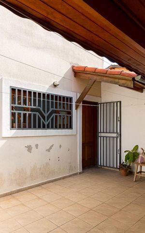 Casa à venda com 154m², 3 quartos e 2 vagasÁrea de serviço