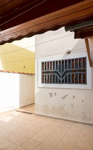 Casa à venda com 154m², 3 quartos e 2 vagasÁrea de serviço