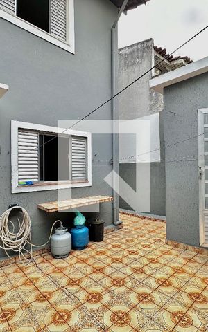 Casa à venda com 140m², 2 quartos e 2 vagas Casa à venda com 140m², 2 quartos e 2 vagasQuintal