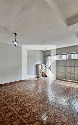 Casa à venda com 140m², 2 quartos e 2 vagas Casa à venda com 140m², 2 quartos e 2 vagasGaragem
