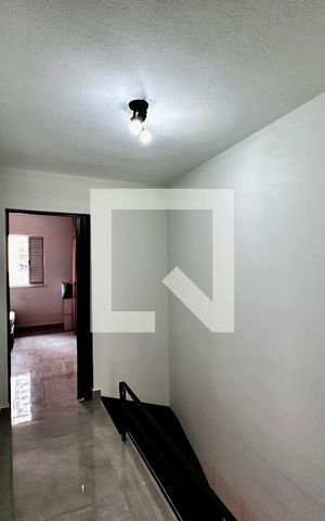 Casa à venda com 140m², 2 quartos e 2 vagas Casa à venda com 140m², 2 quartos e 2 vagasCorredor Quartos