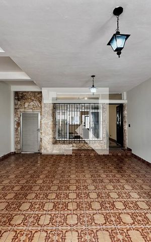 Casa à venda com 140m², 2 quartos e 2 vagas Casa à venda com 140m², 2 quartos e 2 vagasGaragem