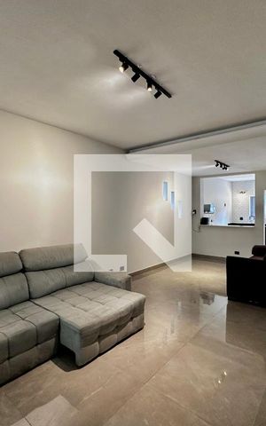 Casa à venda com 140m², 2 quartos e 2 vagas Casa à venda com 140m², 2 quartos e 2 vagasSala