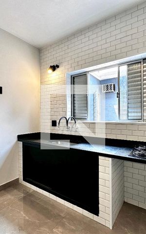 Casa à venda com 140m², 2 quartos e 2 vagas Casa à venda com 140m², 2 quartos e 2 vagasCozinha