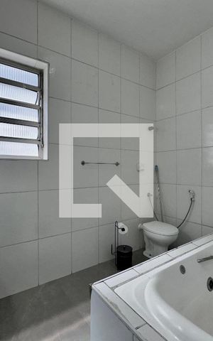 Casa à venda com 140m², 2 quartos e 2 vagas Casa à venda com 140m², 2 quartos e 2 vagasBanheiro