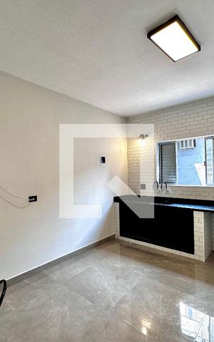Casa à venda com 140m², 2 quartos e 2 vagas Casa à venda com 140m², 2 quartos e 2 vagasCozinha