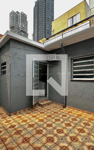 Casa à venda com 140m², 2 quartos e 2 vagas Casa à venda com 140m², 2 quartos e 2 vagasQuintal