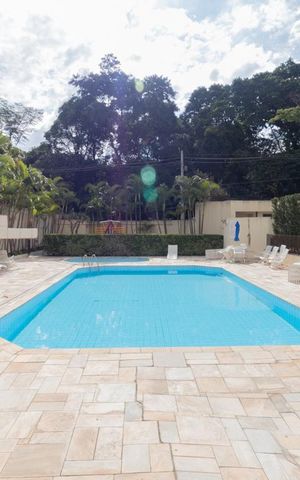 Apartamento à venda com 153m², 4 quartos e 3 vagas Apartamento à venda com 153m², 4 quartos e 3 vagasÁrea comum - Piscina