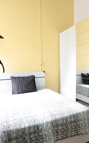 Casa à venda com 250m², 2 quartos e sem vagaquarto 2